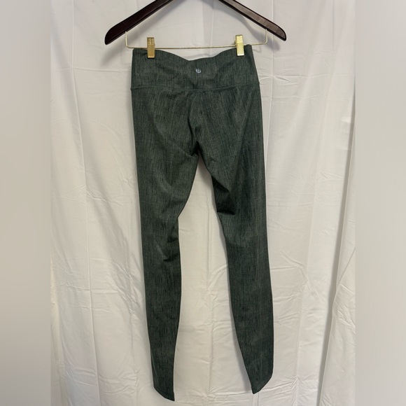 Lululemon Low Rise Green Patterned Leggings - Picture 2 of 2
